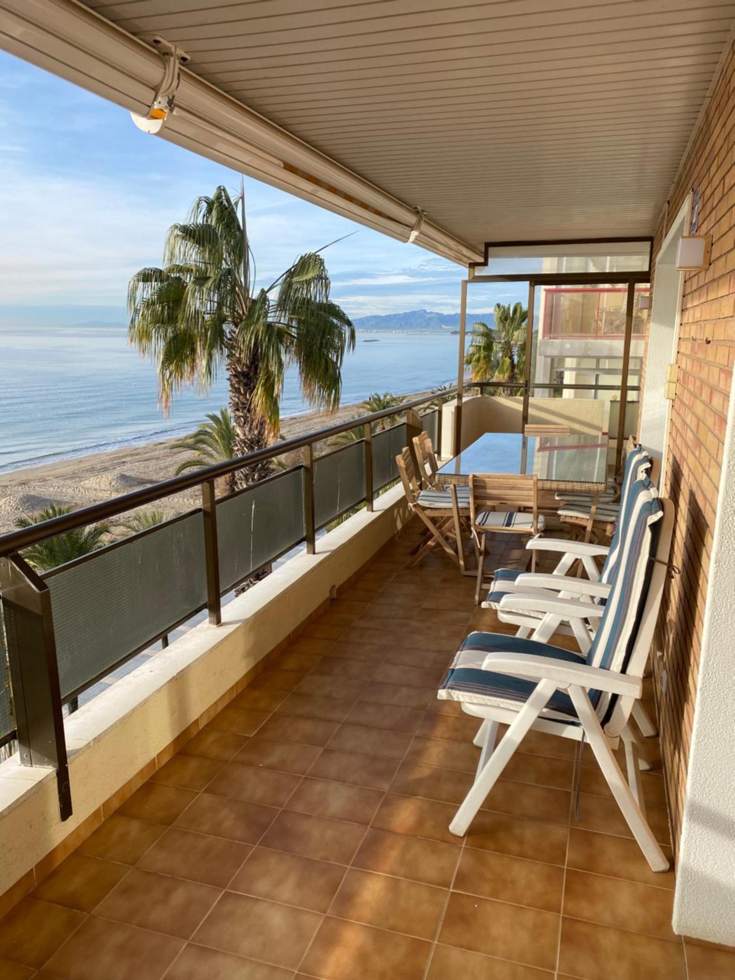Apartamento Para 8 Sobre El Mar Apartment Salou Ngoại thất bức ảnh